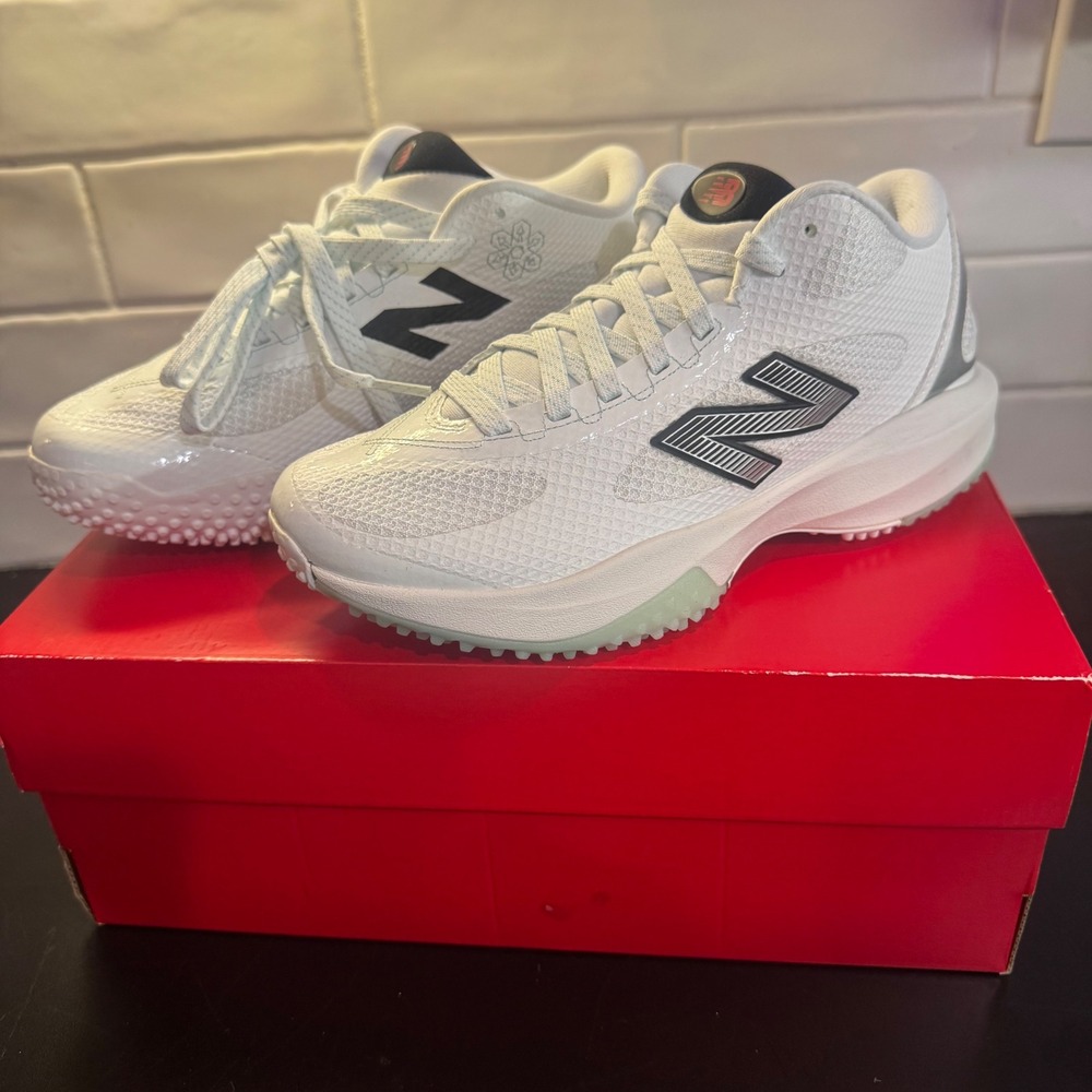 New Balance Freeze LX v5 Turf Mens 6 Womens 7.5 White Wide Lacrosse Shoes